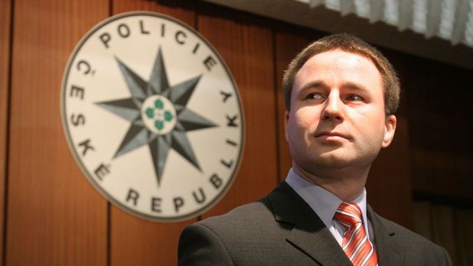 Dnes již bývalý ředitel protikorupčního Jiří Novák. Nyní působí jako náměstek policejního prezidenta pro ekonomiku.