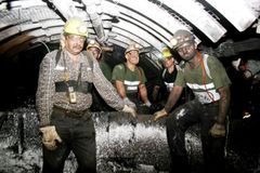 Příspěvek horníkům by měl nově vyplácet stát, navrhuje ministerstvo průmyslu a obchodu