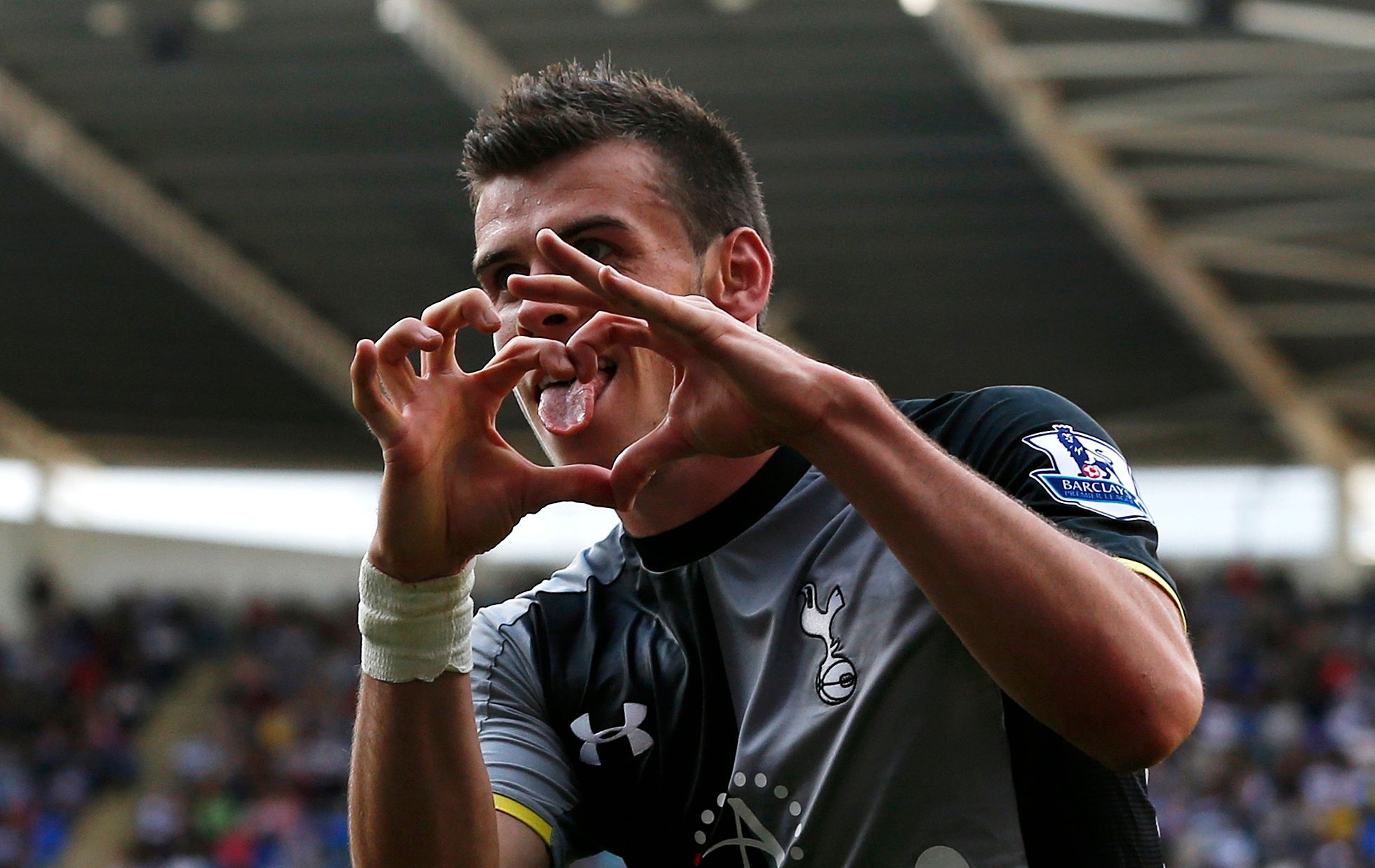 Gareth Bale se raduje z branky v síti Readingu