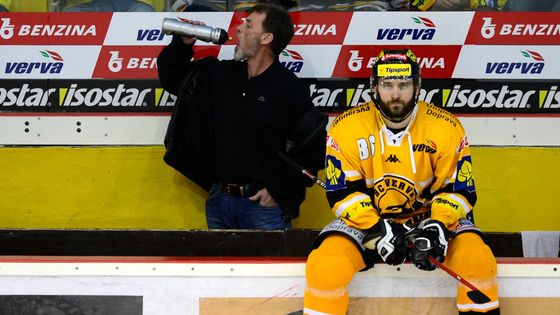 Nevěřící Chemici. Oceláři je přejeli silou válce