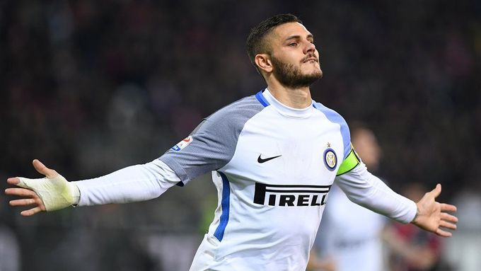Mauro Icardi slaví branku Interu Milán v italské Serii A