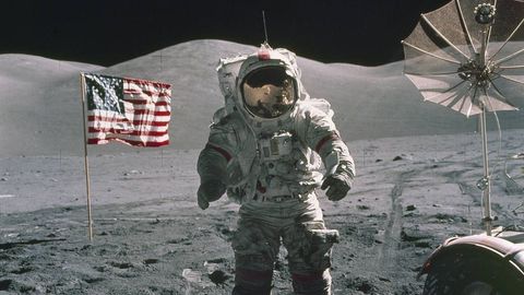 Cernan si s parťákem při chůzi po Měsíci zpíval. Astronaut zemřel ve věku 82 let