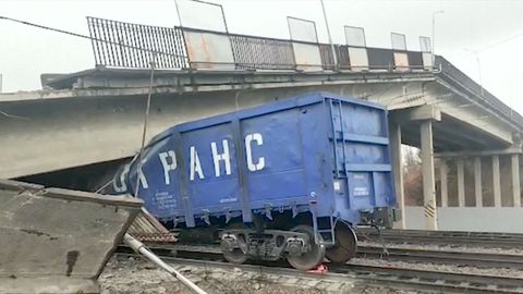 Provoz na ruské vlakové tepně se zastavil. Na transsibiřskou magistrálu spadl most