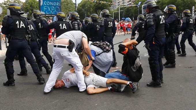 Policie zadržuje polského fanouška v Marseille