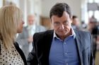 Vrchní soud zrušil odvolací jednání v Rathově korupční kauze