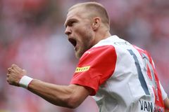 Slavia se v poháru trápila, Hradec zlomila až šťastným gólem v prodloužení