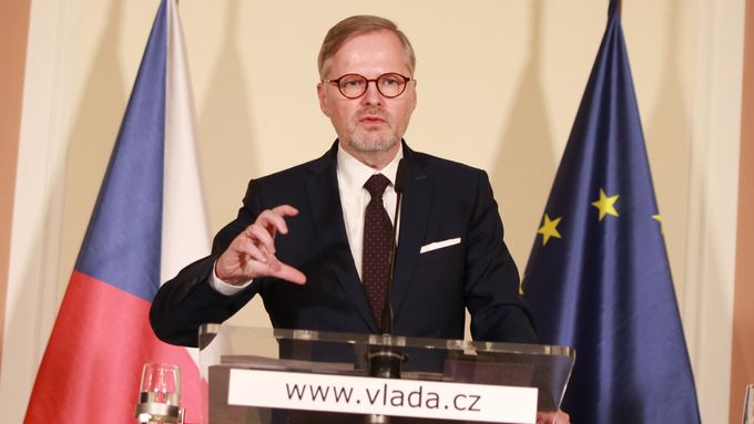 Premiér Petr Fiala (ODS).