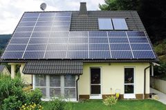 Nová zelená úsporám: O dotace lze žádat průběžně, stát přispěje i na solární panely