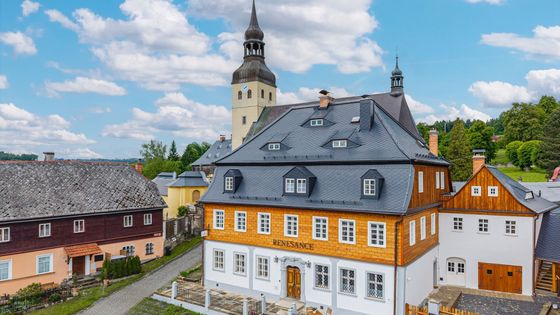 Dům jako by šeptal: "Dej mi šanci." Majitelka poslechla a v Chřibské vznikl zázrak