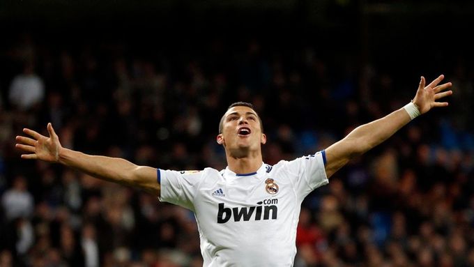 Cristiano Ronaldo dva góly dal a na třetí přihrál