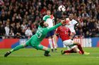 Raheem Sterling dává gól na 3:0  v zápase kvalifikace ME 2020 Anglie - Česko.
