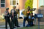 V USA zatkli muže, který pomáhal teroristům ze San Bernardina. Plánoval i útok ve škole a na dálnici