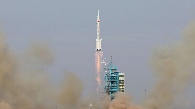 Start čínské rakety.