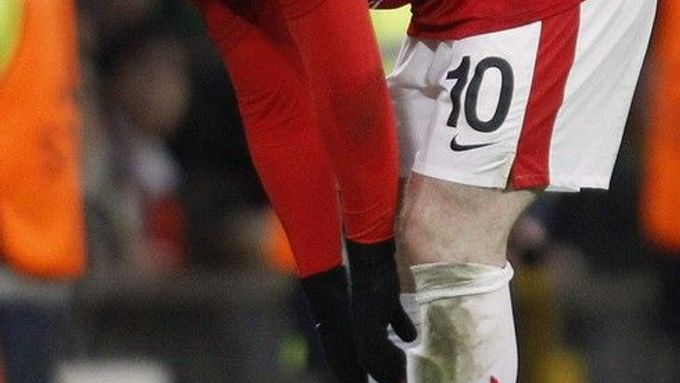 Wayne Rooney se v utkání znovu poranil
