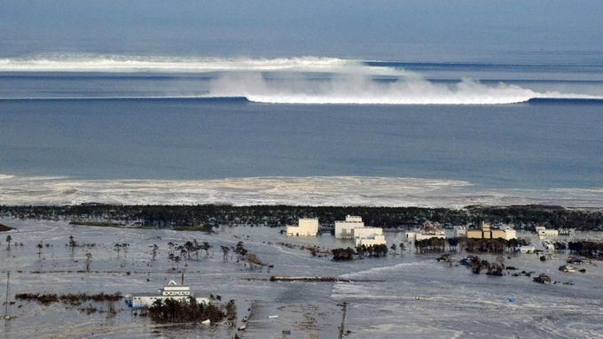 Japonsko zasáhlo zemětřesení a obří vlna tsunami