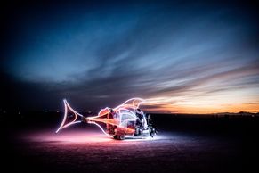 Burning man: magické fotky Marka Musila z kultovního festivalu v nevadské poušti