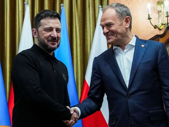 Polský prezident Donald Tusk (vpravo) a jeho ukrajinský protějšek Volodymyr Zelenskyj na archivním snímku z Kyjeva.
