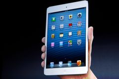 Spekulace ukončeny, Apple představil iPad mini