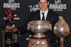 Jágrovi a Palátovi ceny těsně unikly, Hart Trophy má Crosby