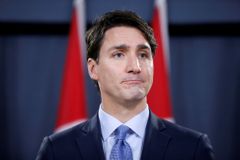 Trudeau vyzval papeže, aby se omluvil indiánům za přehmaty církve