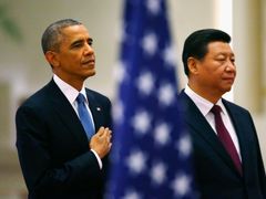 Prezidenti USA a Číny Barack Obama a Si Ťin-pching během společného jednání v Pekingu.