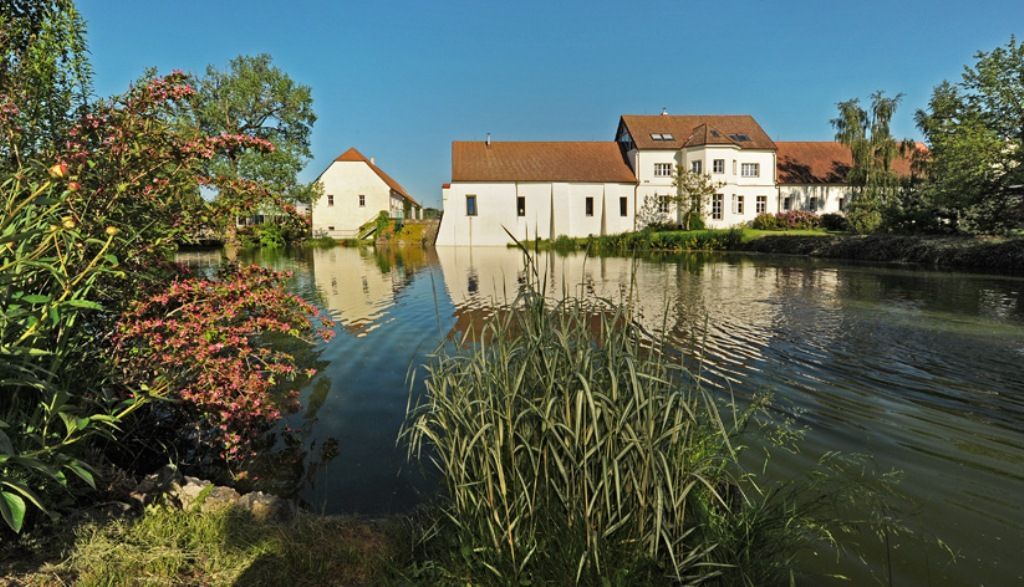 Yard Resort