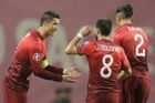 Severní Irsko a Portugalsko postupují na fotbalové Euro