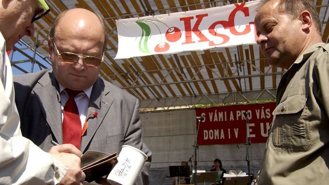 Vladimír Remek je europoslancem za KSČM.