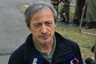Český vrtulník je po havárii ve Španělsku na odpis, řekl Stropnický při návštěvě vojenské základny