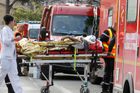 Školní mikrobus se ve Francii srazil s kamionem, zemřelo šest dětí