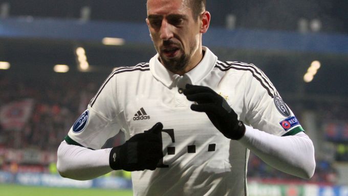 Podle Pepa Guardioly je zranění Ribéryho žebra větší, než se původně zdálo.