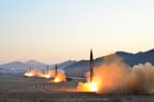 Severní Korea odpálila další balistickou střelu, krátce před schůzkou Trumpa s čínským prezidentem