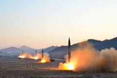 Severní Korea odpálila další testovací střelu. Japonsko proti testu ostře protestovalo