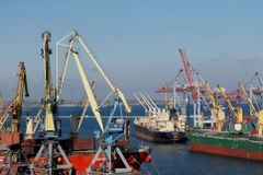 Rusové zaútočili na ukrajinskou Oděsu, poškodili přístavní infrastrukturu