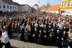 Na svatováclavskou pouť do Staré Boleslavi dorazily tisíce lidí. Buďme soucitní, vyzval Duka