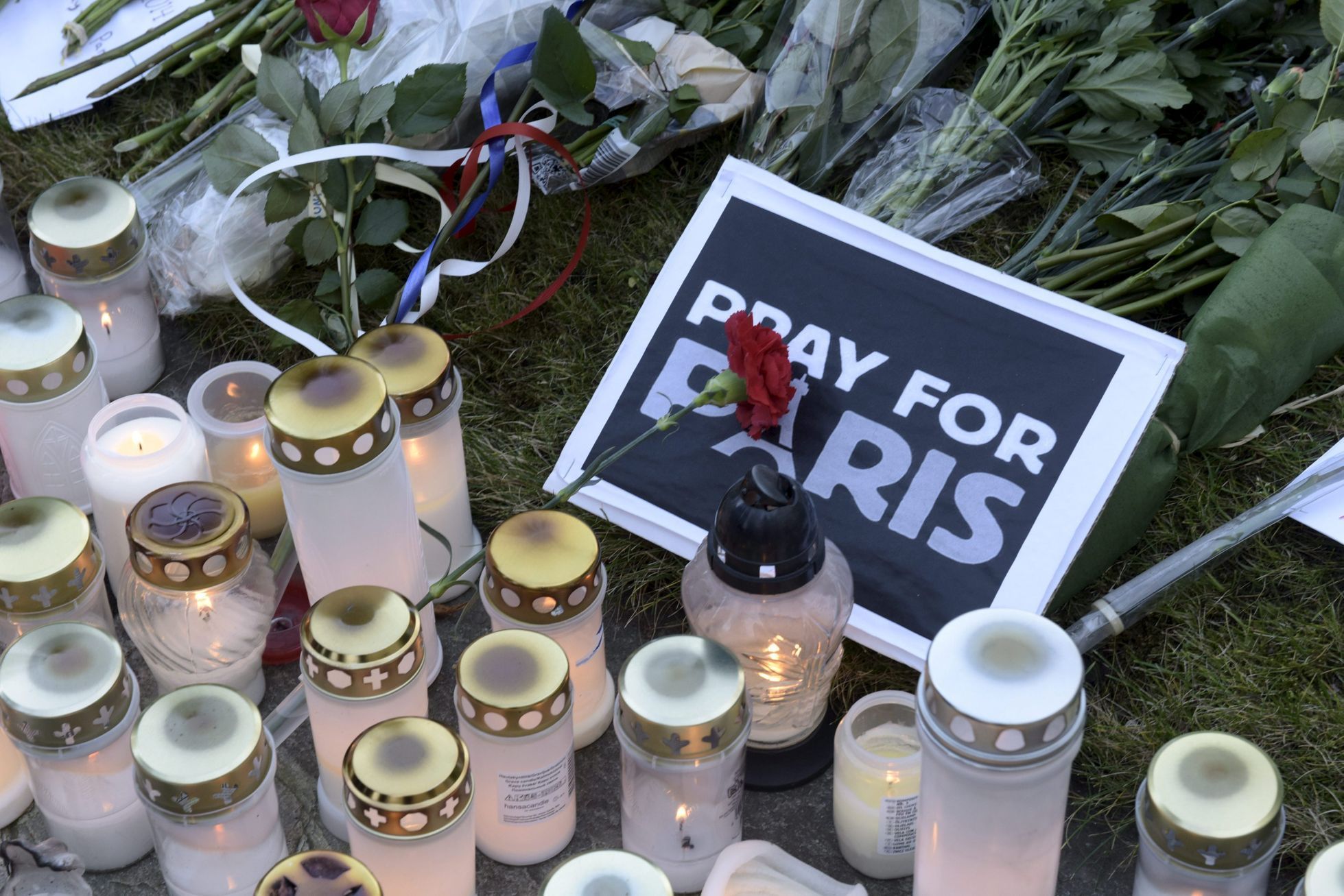 Pieta za oběti teroru v Paříži