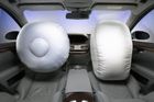 Vědci odhalili příčiny smrtících explozí airbagů Takata. Řidiče zabíjí vlhko a konstrukční chyby