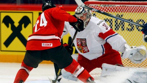 Hokej, MS 2013, Česko - Švýcarsko: Ondřej Pavelec - Reto Suri