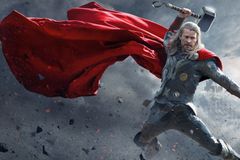 Recenze: Thor si umí mezi superhrdiny nejvíc zablbnout
