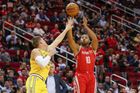 Basketbalisté Houstonu porazili v NBA obhájce titulu Golden State
