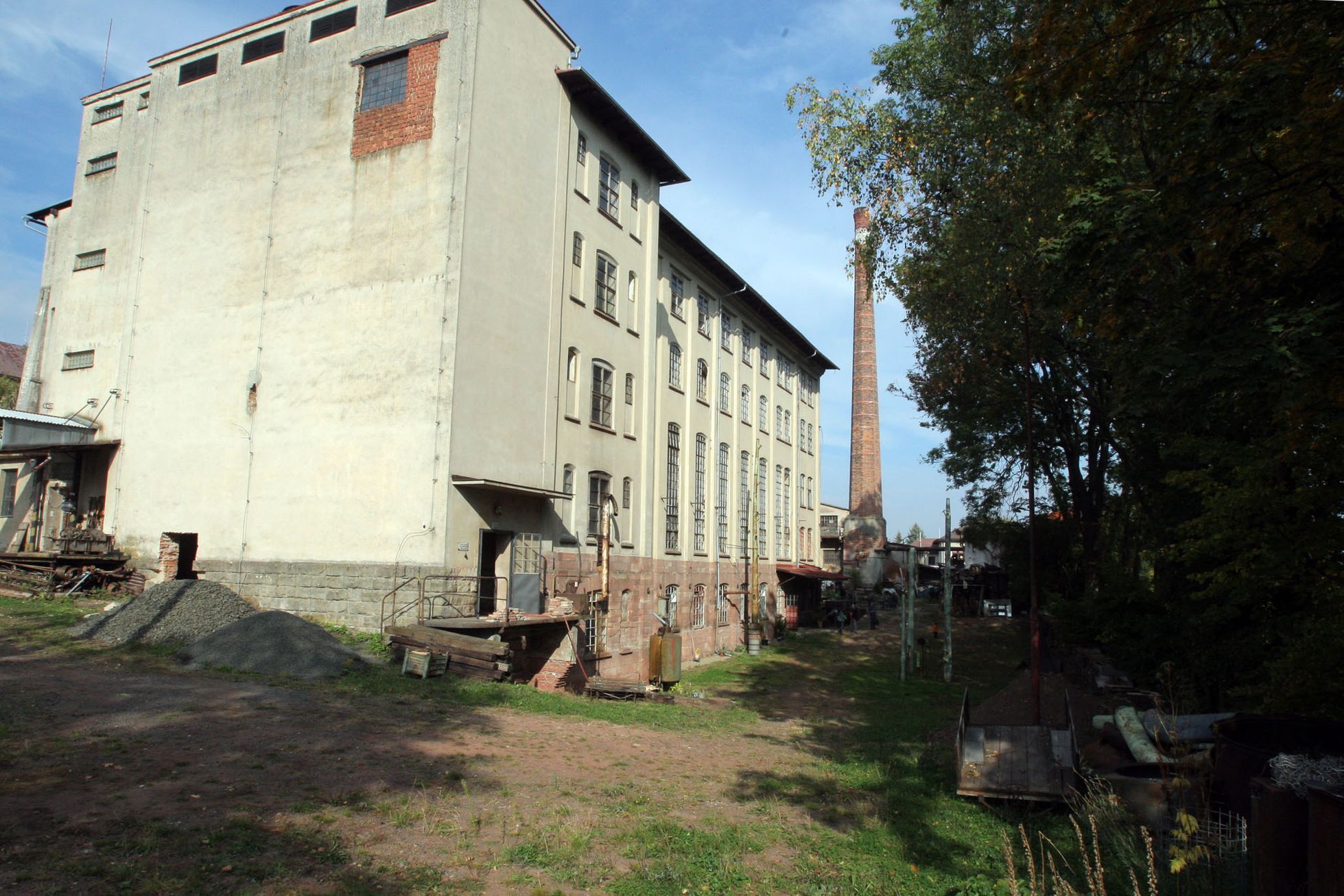 Továrna Mastných v Lomnici nad Popelkou