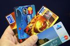 Díru v zabezpečení čipových karet už řeší i české banky