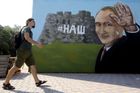 Policisté rozehnali demonstraci na Krymu, organizátoři si stěžují Putinovi na korupci