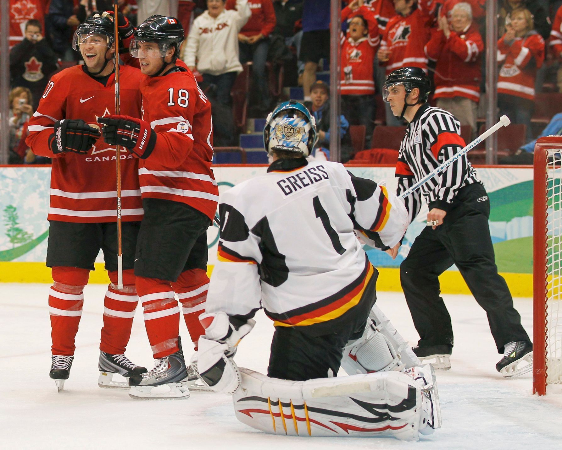 Brendan Morrow a Brad Richards se radují z branky (MS 2010)