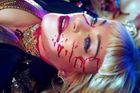 Madonna natočila klip plný násilí. Příšerné, kritizuje zpěvačku přeživší střelby