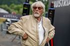 Z garáže až na vrchol. Ecclestone změnil tvář formule 1 i sportovního byznysu