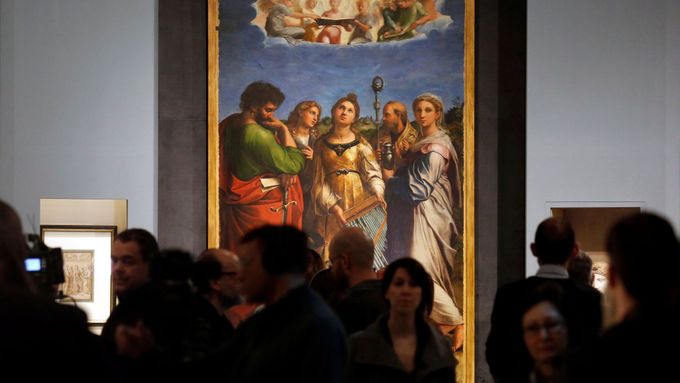 Na snímku z výstavy je Raffaelův obraz Extáze svaté Cecilie z let 1516 až 1517.