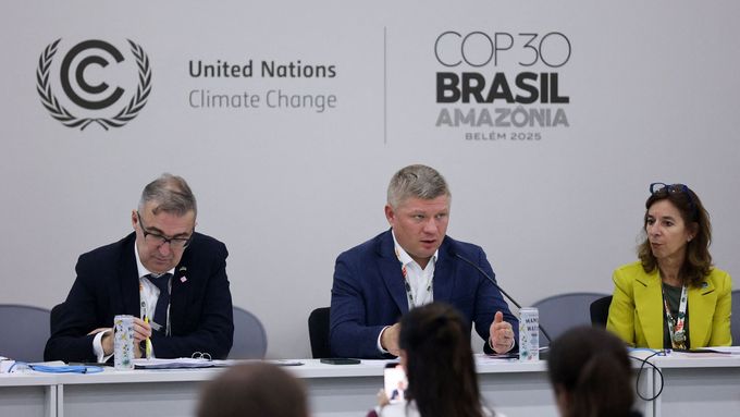 Účastníci klimatické konference OSN COP30 v brazilském Belému.