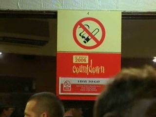 Úplný zákaz kouření začal platit i ve Skotsku