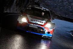 Rallye Monte Carlo vede Ogier, Kubica havaroval a skončil